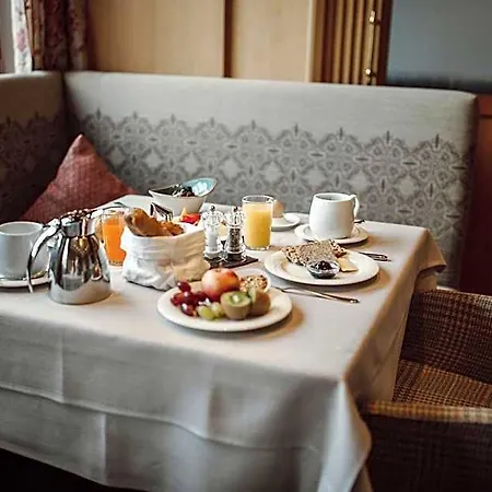 Hotel Waldfrieden 4*