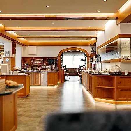 Waldfrieden Hotel 4*